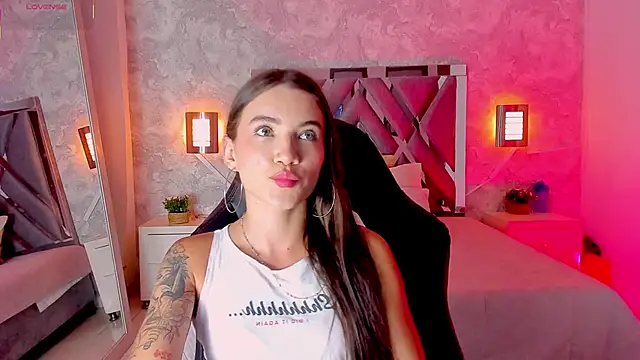 aitana baker  online show from 01-09-26, 03:42