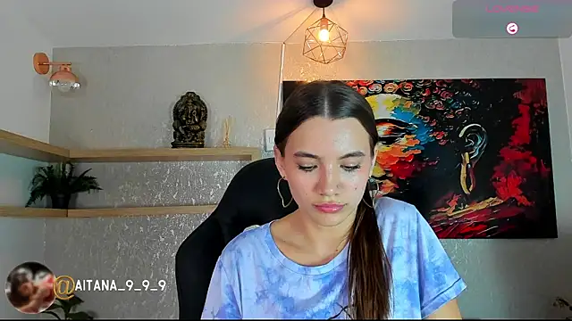 aitana baker  online show from 04-29-26, 12:27