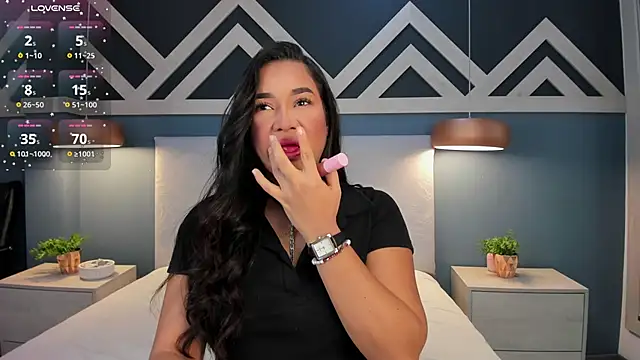 EmilyZahar online show from 10-04-25, 12:47