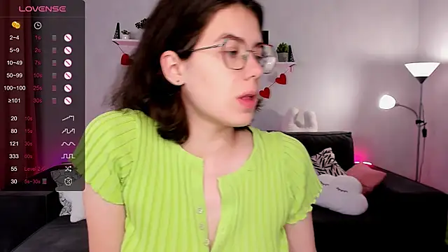 BellaCaress online show from 09-11-25, 02:22