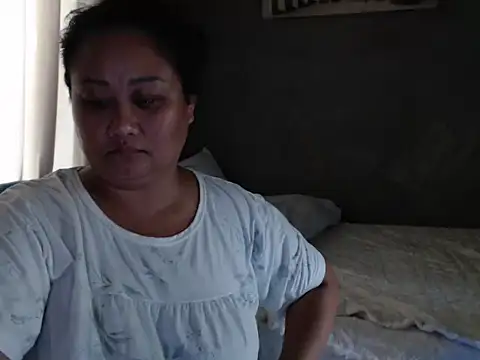 Snapshot of jengrey chatting on 05-18-26, 07:25 jengrey online show from 05-18-26, 07:25