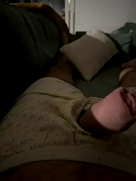 Snapshot of Bigtitsloveshow chatting on 10-13-25, 04:01 Bigtitsloveshow online show from 10-13-25, 04:01