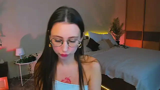 YourLovellyStory online show from 10-12-25, 11:31