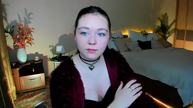 AlluringLookk online show from 10-20-25, 12:27