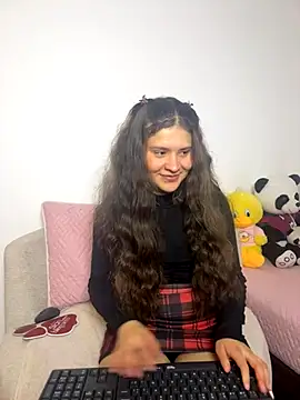 Emilyybennet  online show from 10-09-25, 09:46