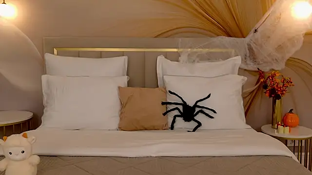 VanessaFields online show from 10-22-25, 03:12