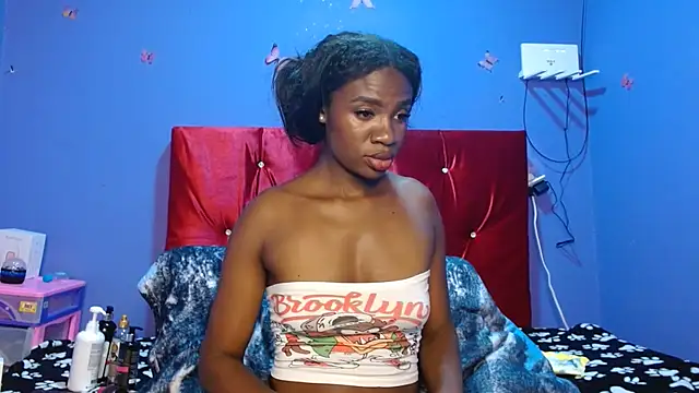 Snapshot of violeta24 chatting on 06-09-26, 02:45 violeta24 online show from 06-09-26, 02:45