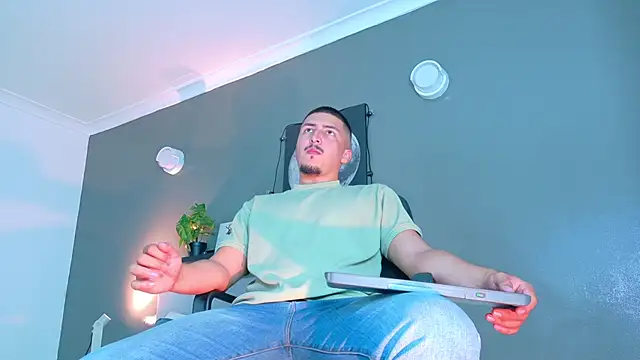 MrFox   online show from 10-06-25, 07:33