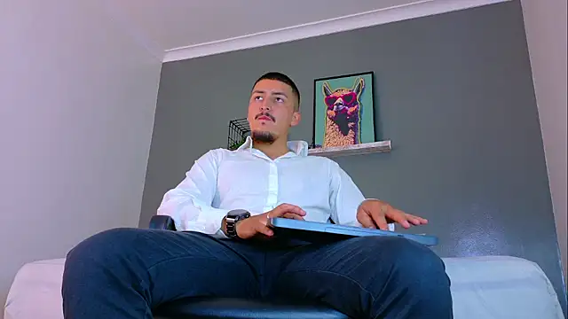 MrFox   online show from 04-15-26, 07:32