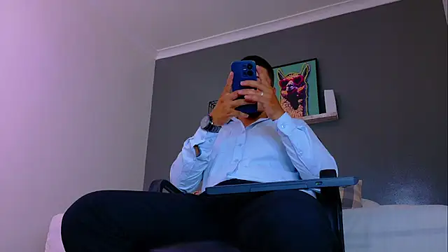 Snapshot of MrFox__ chatting on 05-16-26, 08:18 MrFox online show from 05-16-26, 08:18