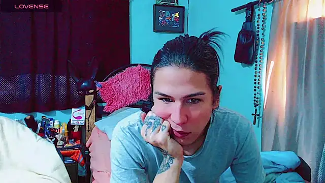Snapshot of Azley_sweet chatting on 12-04-24, 01:31 Azley sweet online show from 12-04-24, 01:31