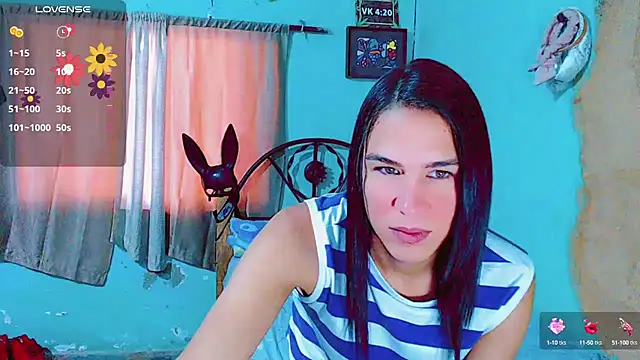 Snapshot of Azley_sweet chatting on 01-17-25, 11:59 Azley sweet online show from 01-17-25, 11:59