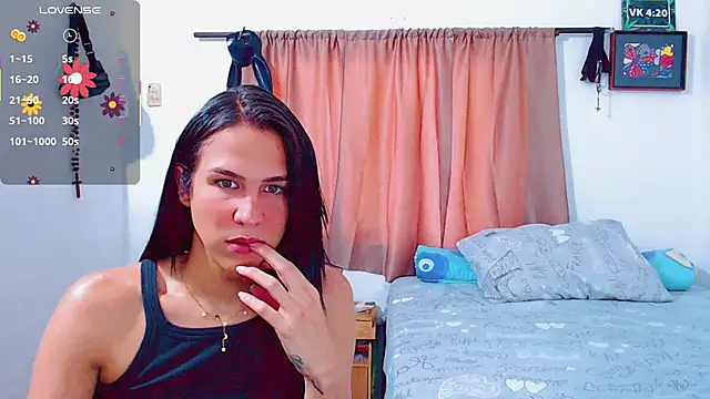 Snapshot of Azley_sweet chatting on 02-08-25, 07:59 Azley sweet online show from 02-08-25, 07:59