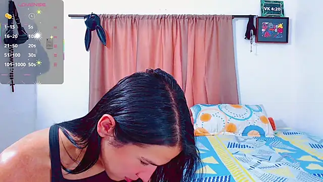 Snapshot of Azley_sweet chatting on 02-13-25, 08:03 Azley sweet online show from 02-13-25, 08:03