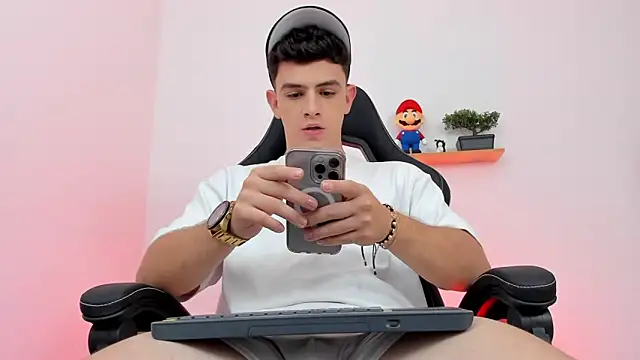 Mikecooper online show from 02-10-26, 06:28