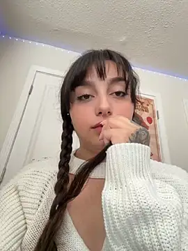 CharmingMaddie online show from 09-19-25, 04:51