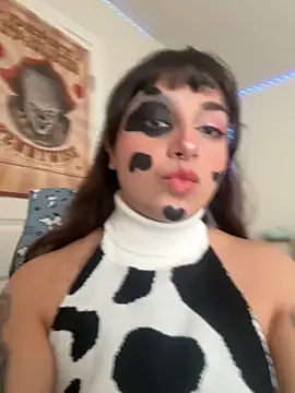 CharmingMaddie online show from 10-01-25, 04:35