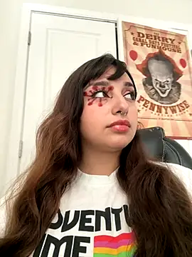 CharmingMaddie online show from 10-10-25, 05:12