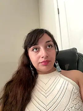 CharmingMaddie online show from 10-31-25, 03:57