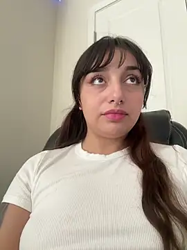 CharmingMaddie online show from 11-11-25, 04:29