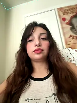 CharmingMaddie online show from 12-19-25, 08:16