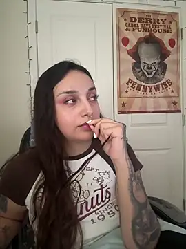 CharmingMaddie online show from 04-15-26, 05:53