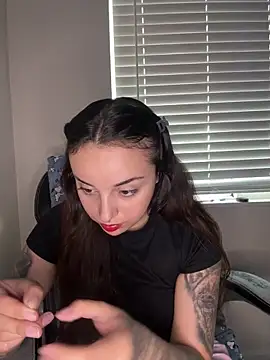 CharmingMaddie online show from 04-27-26, 04:49