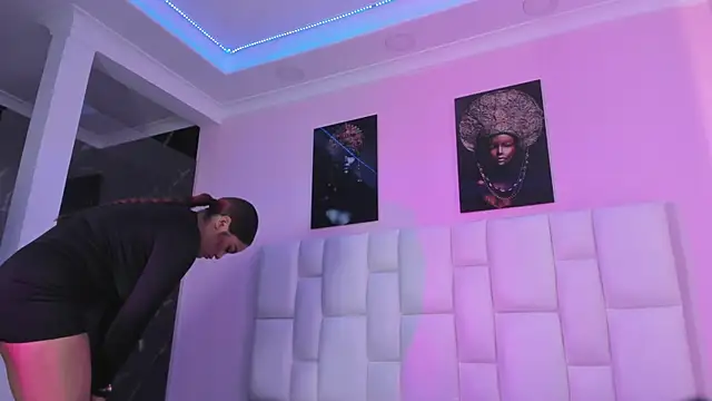 CrisstalStwart online show from 10-18-25, 07:14