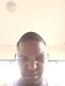 Snapshot of Thabo1004 chatting on 09-29-25, 08:52 Thabo1004 online show from 09-29-25, 08:52