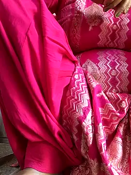 Love-pari077 online show from 02-15-26, 07:51