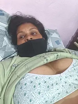 Love-pari077 online show from 03-05-26, 01:01