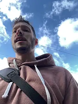 Snapshot of charl-5 chatting on 10-13-25, 01:11 charl-5 online show from 10-13-25, 01:11