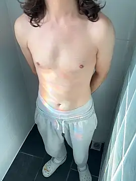 Frankieyyy1 online show from 09-29-25, 11:04