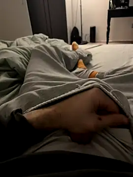 Snapshot of Frankieyyy1 chatting on 12-22-25, 08:39 Frankieyyy1 online show from 12-22-25, 08:39