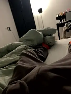 Snapshot of Frankieyyy1 chatting on 01-07-26, 06:10 Frankieyyy1 online show from 01-07-26, 06:10