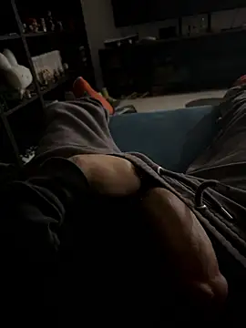 Snapshot of Frankieyyy1 chatting on 01-09-26, 10:22 Frankieyyy1 online show from 01-09-26, 10:22