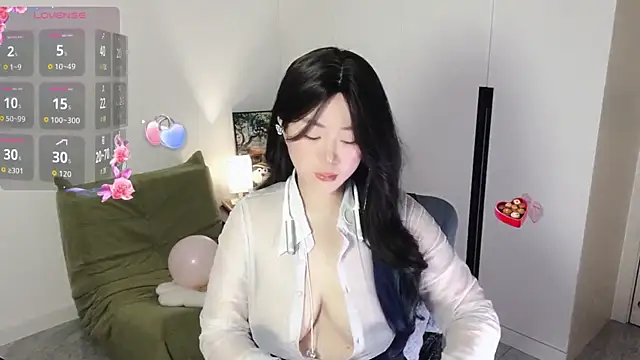 Emmaq996 online show from 09-10-25, 02:44