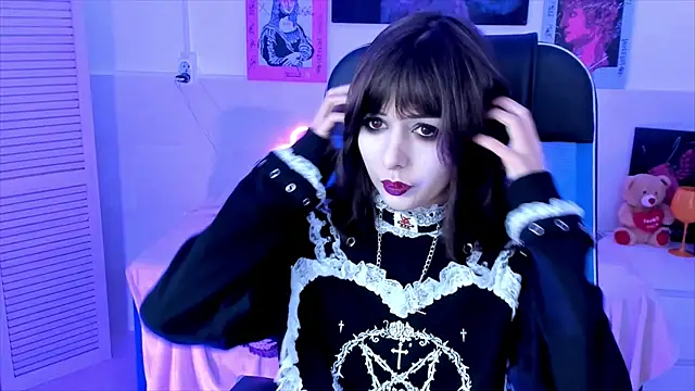 CrystallBloom online show from 09-29-25, 01:33