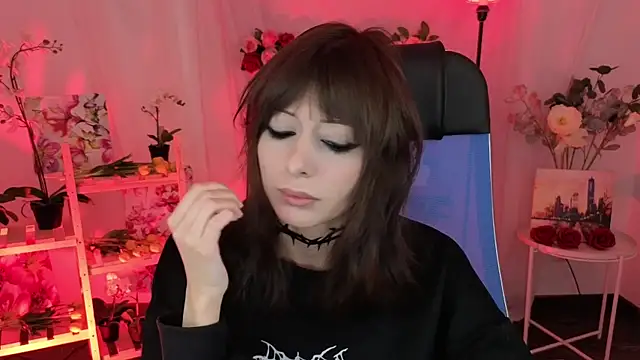 Snapshot of CrystallBloom chatting on 01-14-26, 07:30 CrystallBloom online show from 01-14-26, 07:30