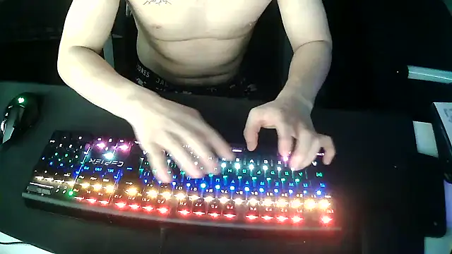 solooboy18 online show from 12-22-25, 01:41