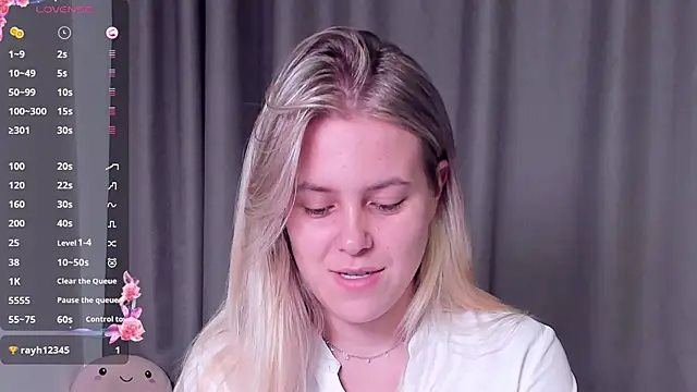 Snapshot of AngelAnty chatting on 09-22-25, 03:03 AngelAnty online show from 09-22-25, 03:03