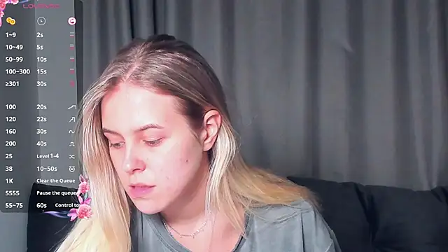 Snapshot of AngelAnty chatting on 11-07-25, 04:18 AngelAnty online show from 11-07-25, 04:18