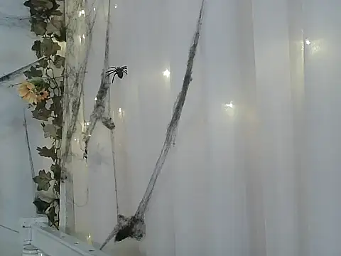 Snapshot of angelainparis28 chatting on 10-27-25, 06:06 angelainparis28 online show from 10-27-25, 06:06