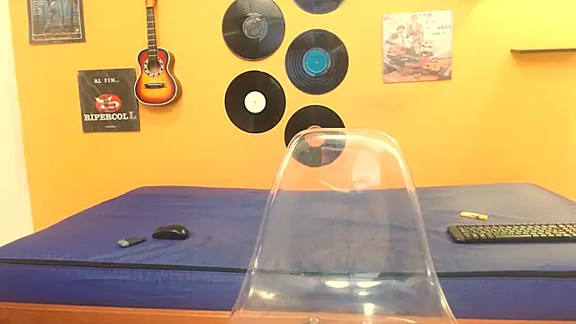 meisevil77 online show from 09-22-25, 02:24