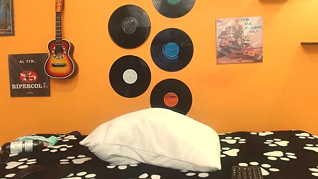 meisevil77 online show from 09-28-25, 02:50