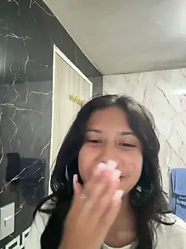 lynn9000 online show from 09-30-25, 06:51