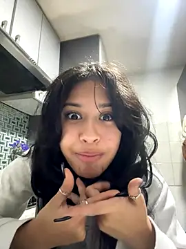 lynn9000 online show from 11-21-25, 07:07