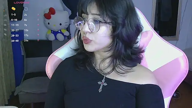 Snapshot of Hachiko_Love chatting on 05-31-26, 02:09 Hachiko Love online show from 05-31-26, 02:09