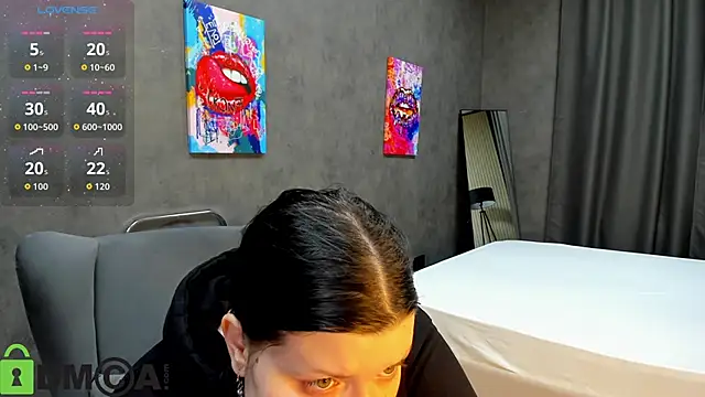 Snapshot of Michele_Greenn chatting on 10-29-25, 01:08 Michele Greenn online show from 10-29-25, 01:08