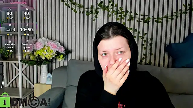 Snapshot of Michele_Greenn chatting on 11-22-25, 05:01 Michele Greenn online show from 11-22-25, 05:01